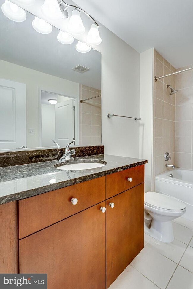Building Photo - 155 Potomac Passage