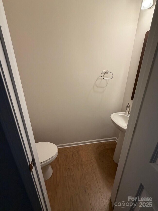 Building Photo - 403 Wescott St