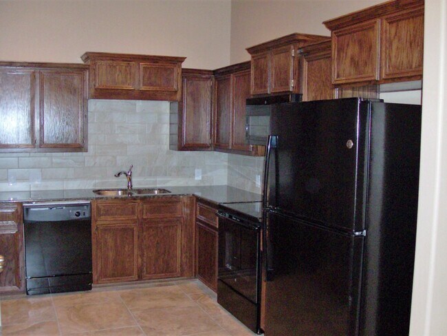 Building Photo - 4601 Skyflower Ln