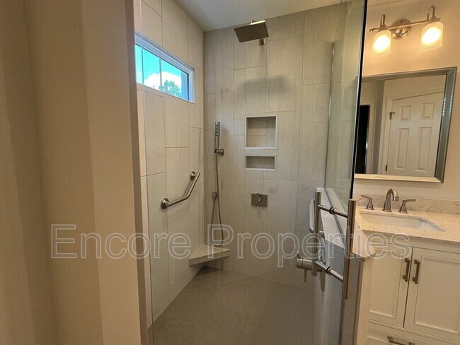 Building Photo - 108 Braxberry Way