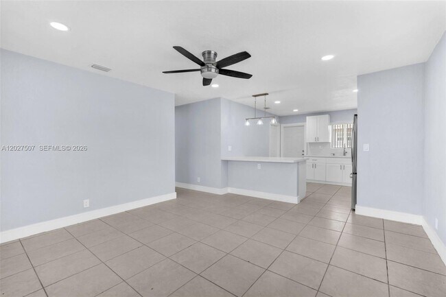 Building Photo - 367 Phippen Waiters Rd