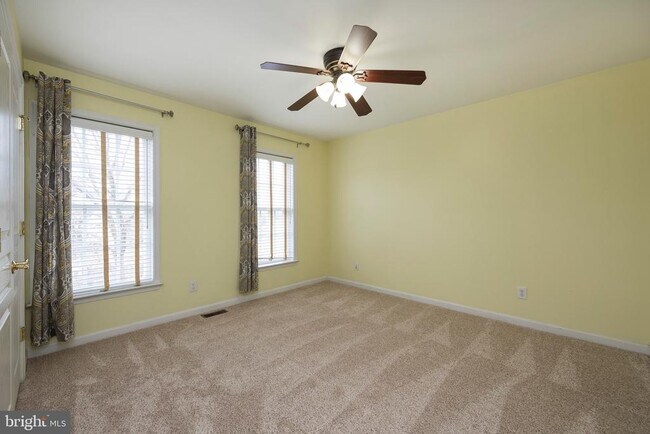 Building Photo - 311 Elmhurst Dr