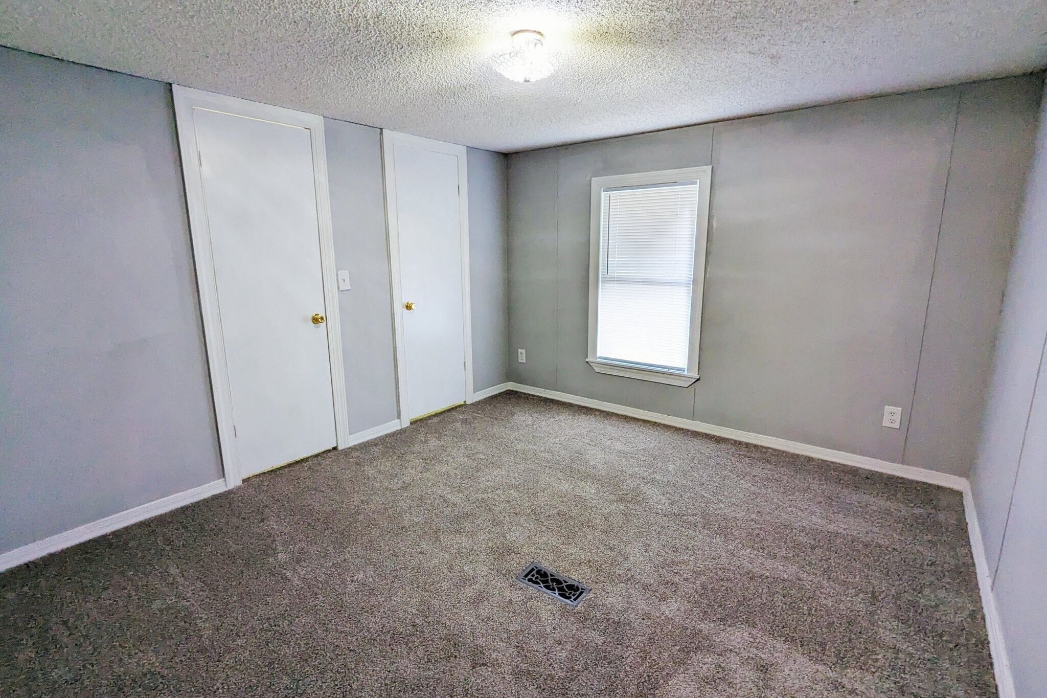 Building Photo - 6543 Celeste Ln