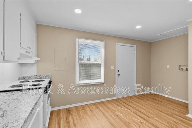 Building Photo - 1624 Spring Garden St