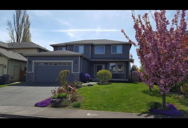 Building Photo - 2655 Glenmore St