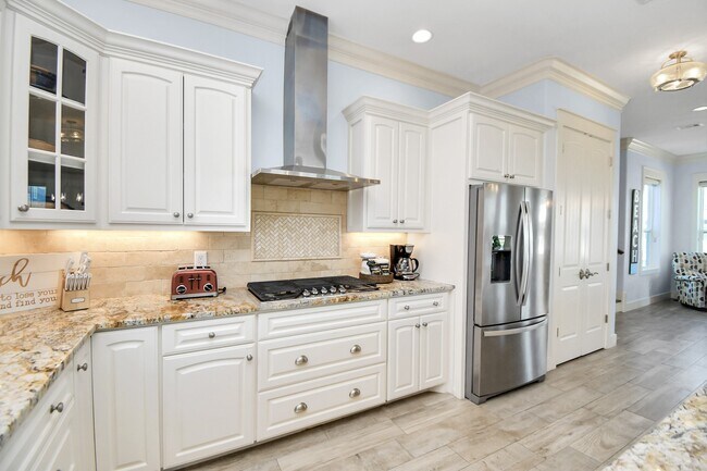 Building Photo - 3803 Neptune