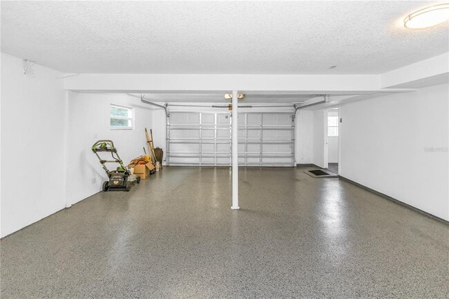 Building Photo - 8315 Village Green Rd