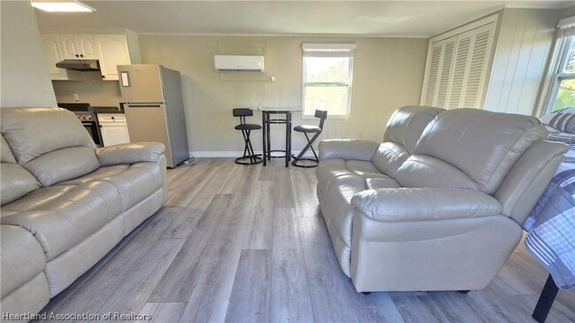 Building Photo - 683 Lake June Rd