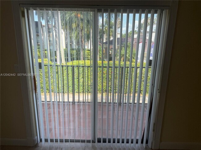 Building Photo - 8600 SW 109th Ave