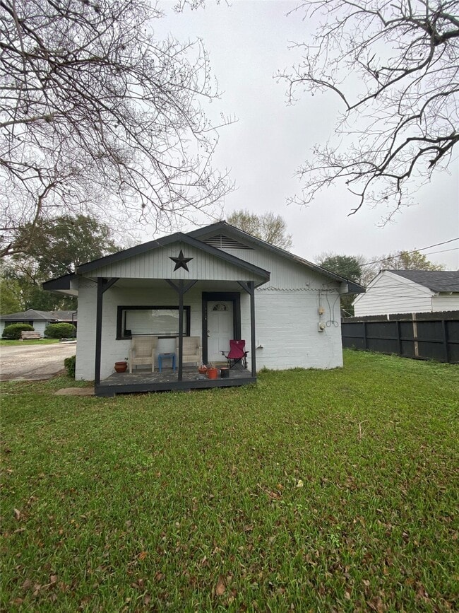 Primary Photo - 9334 Lomax St