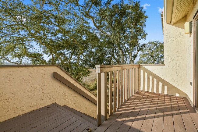 Building Photo - 7 Marina Cove Dr