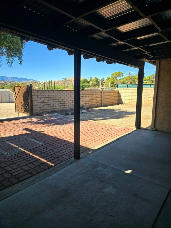 Building Photo - Remodeled Two Bedroom in Morongo Valley