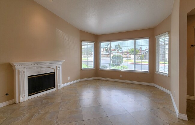 Building Photo - Irvine Single Story Remodeled 2 Bed, 2 Bat...