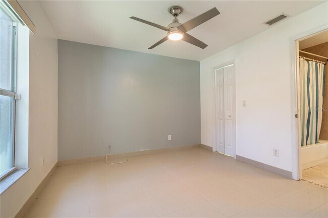 Building Photo - 4913 Cromey Rd