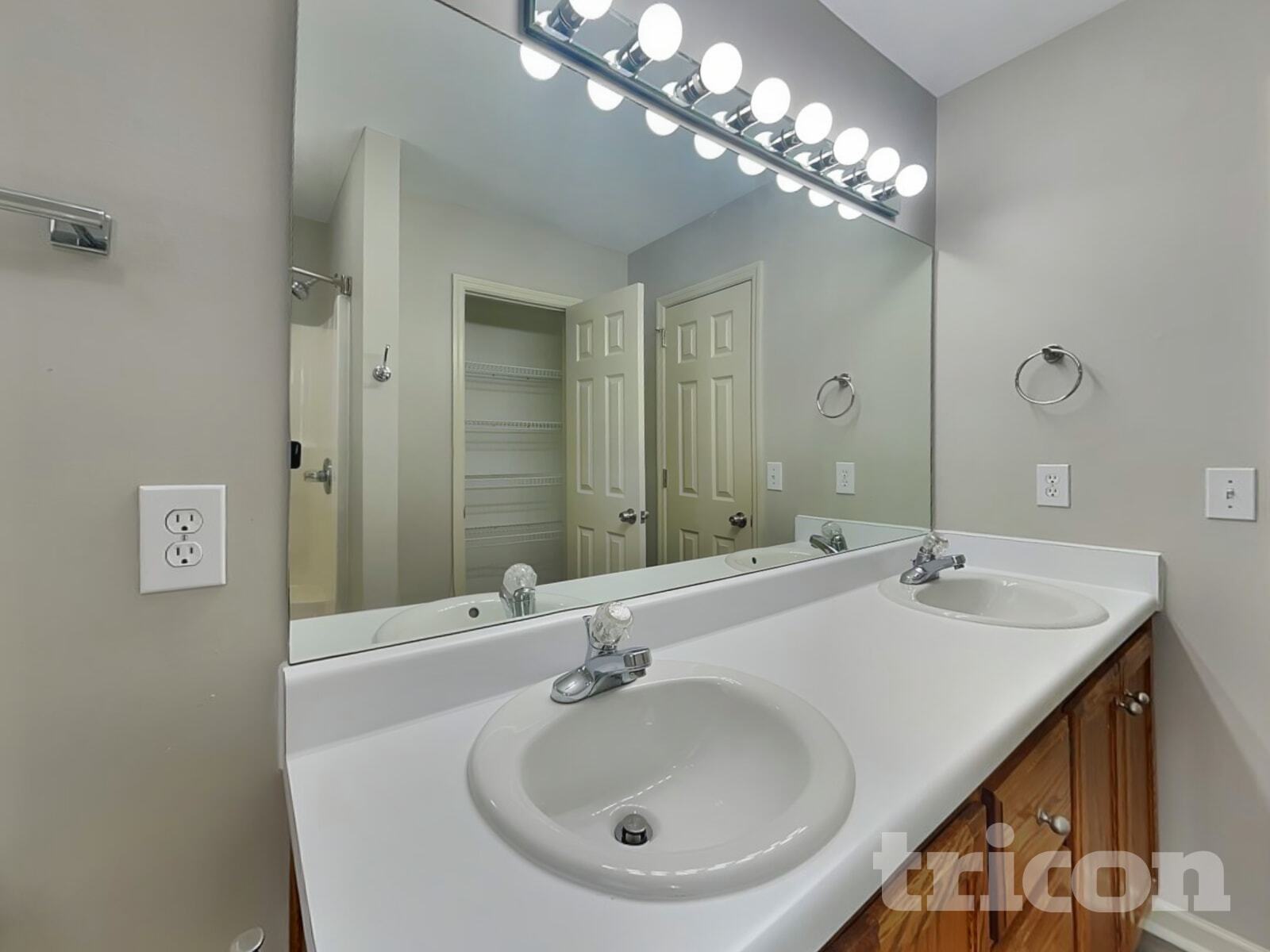 Building Photo - 904 Avery Green Ct