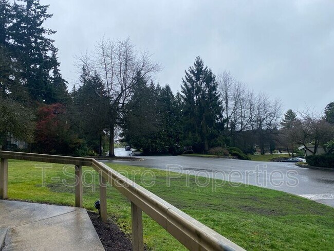 Building Photo - 11208 NE 68th St