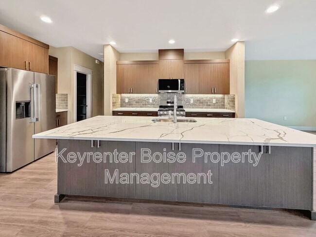 Building Photo - 4400 E Wedge St