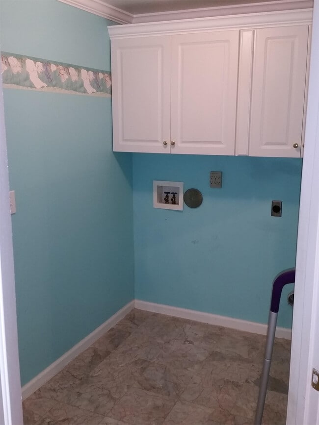 Building Photo - 123 Kingfisher Dr