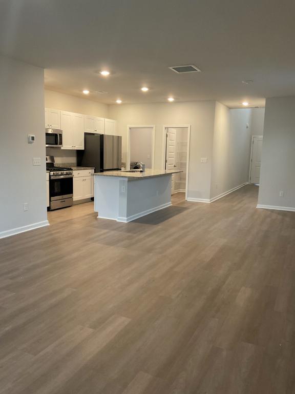 Building Photo - 8147 Forest Edge Dr