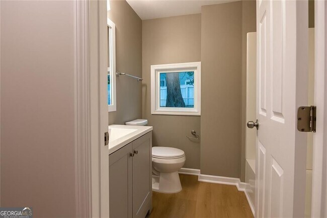 Building Photo - 2502 Barge Rd SW