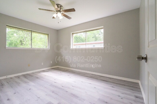 Building Photo - 9196 White Oak Dr