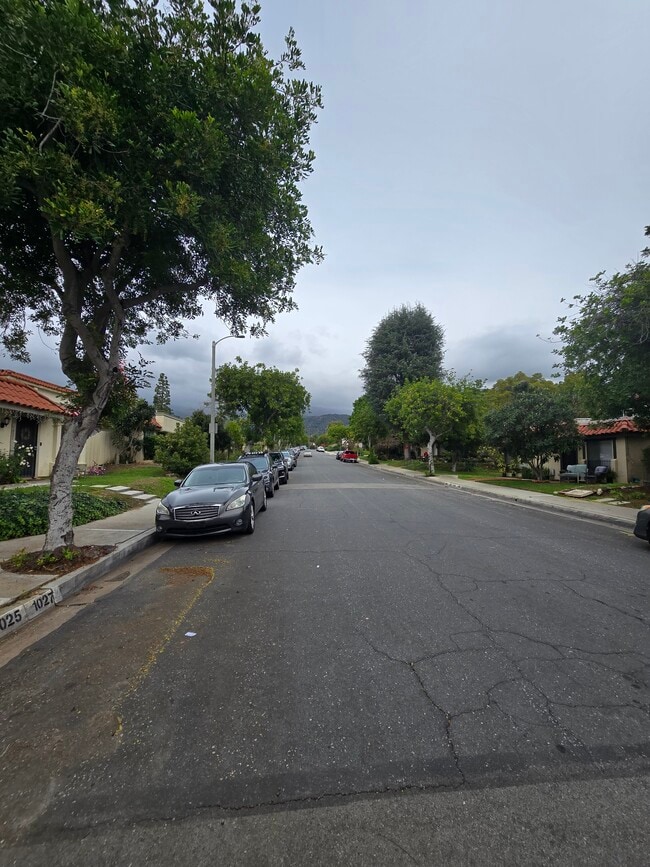 Building Photo - 1025 Junipero Dr