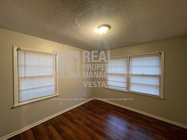 Building Photo - 102 Hope Pl