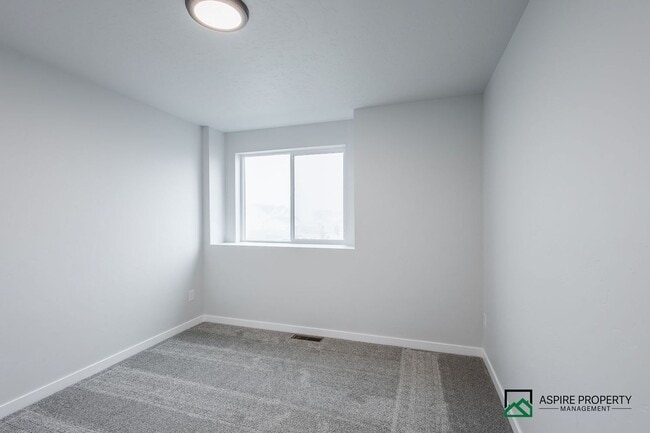 Building Photo - BRAND NEW 4 Bed 2.5 Bath Home