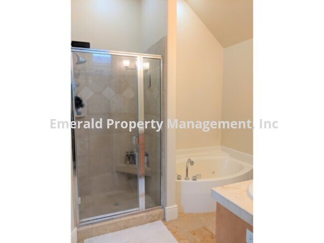 East Eugene quality home at gated Quail Run - 418 Covey Ln Eugene OR