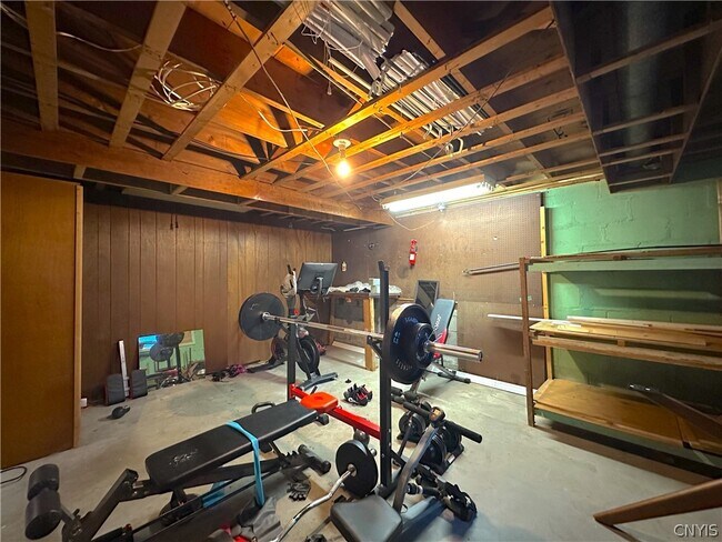 Building Photo - 4055 Bristol Rd