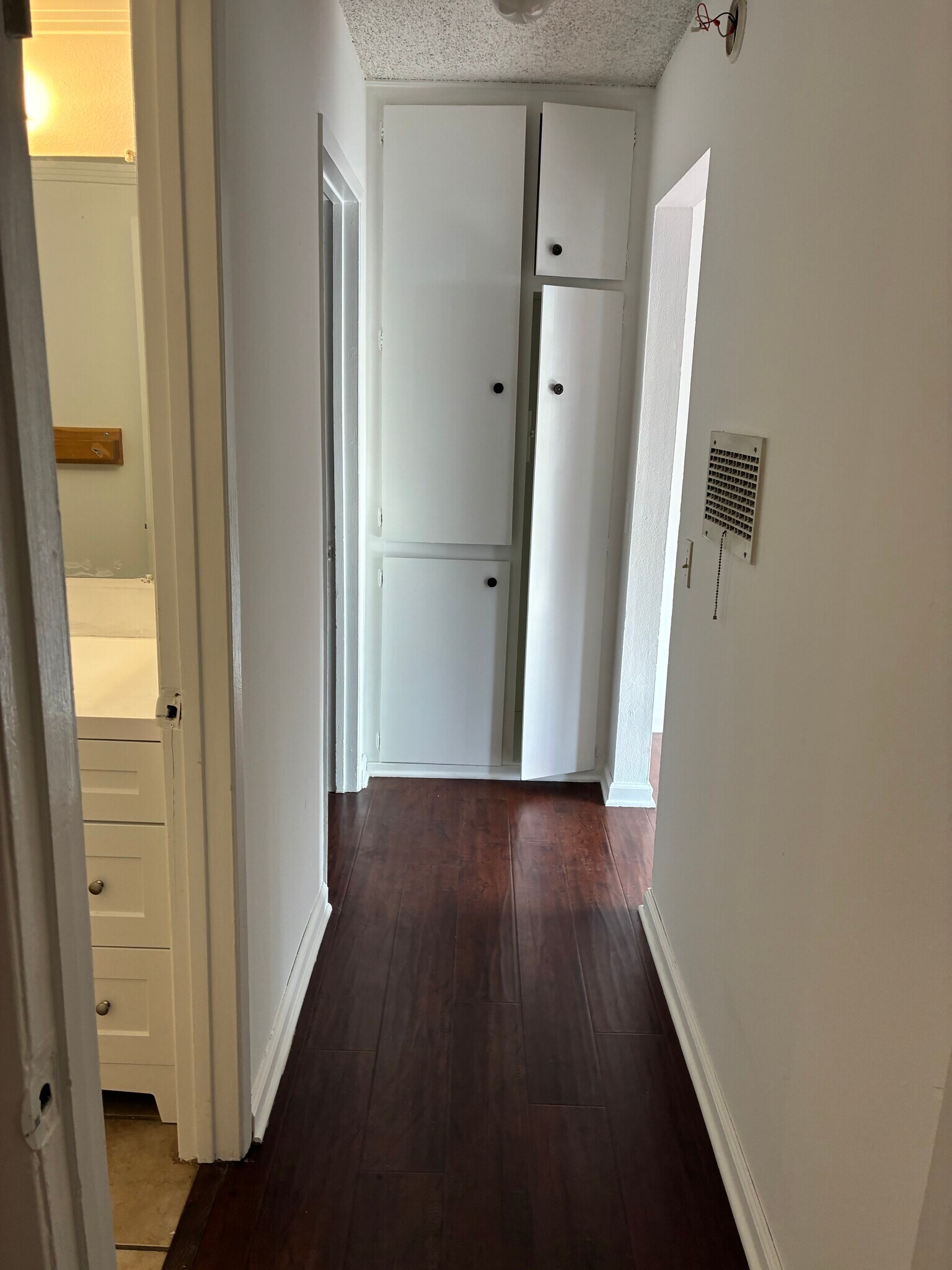 Building Photo - 4424 Edenhurst Ave