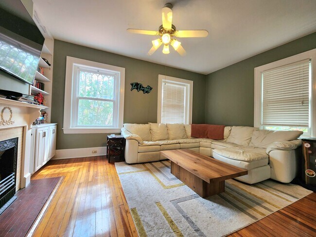 Building Photo - Elegant, spacious, modern Victorian in the...