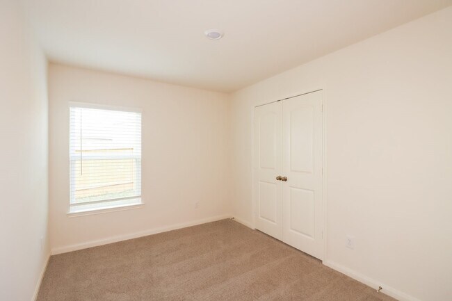 Building Photo - 23139 Shakespeare Dr