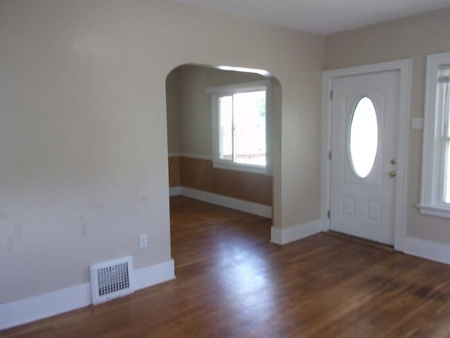 Building Photo - 2810 Northland St