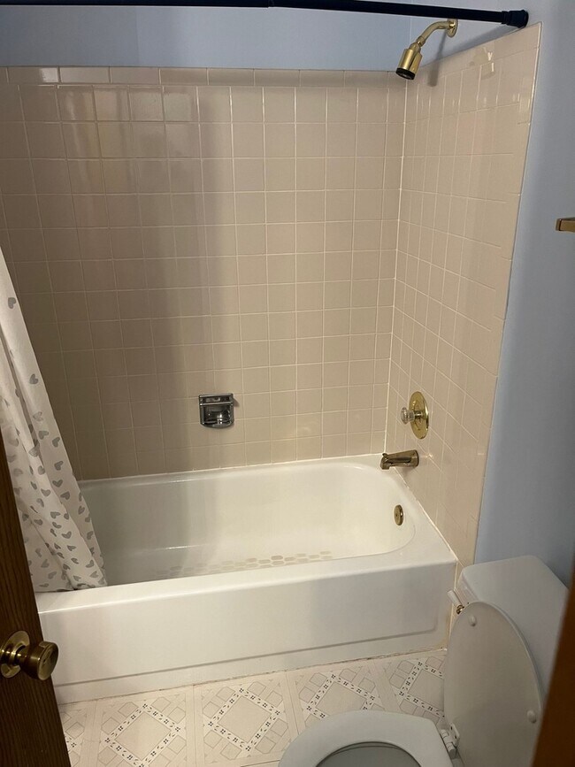 Building Photo - 652 Mallard Ct