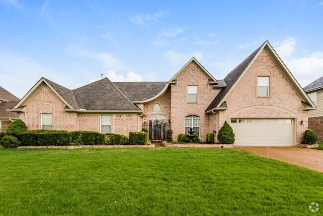 Building Photo - 8562 Meadow Vale Dr