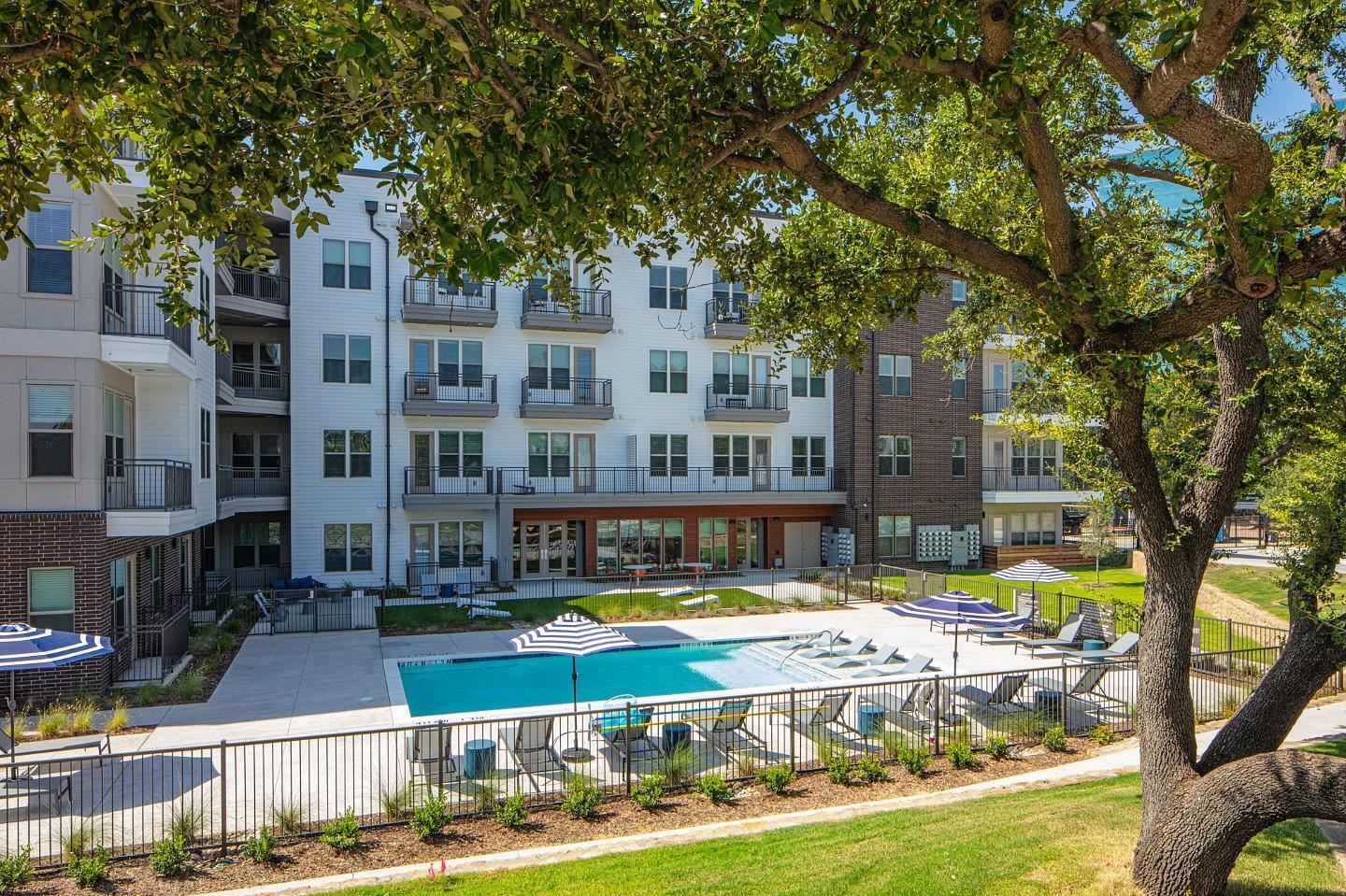 Building Photo - 13701 Montfort Dr