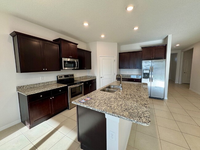 Building Photo - 13227 Waterleaf Garden Cir