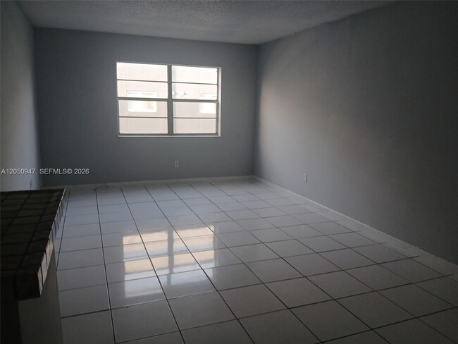 Building Photo - 13655 NE 3rd Ct