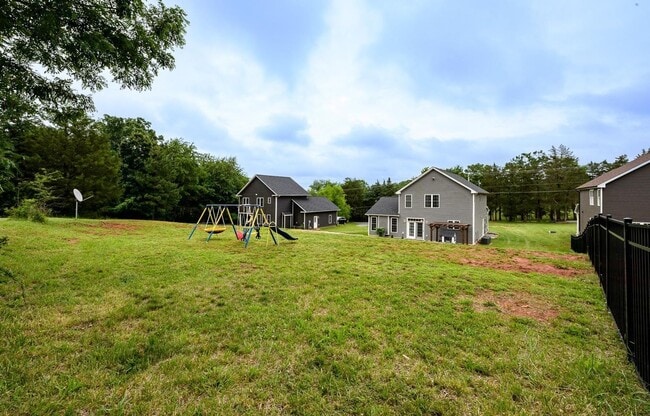 Building Photo - 3 Bedroom Home in Goode