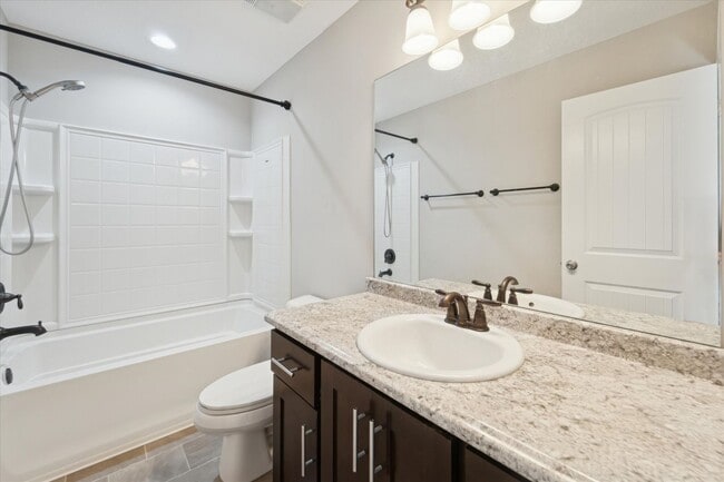 Building Photo - MOVE-IN READY! (Pet Friendly)