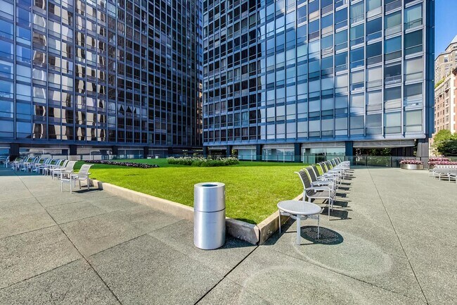 Building Photo - 900 N Lake Shore Dr