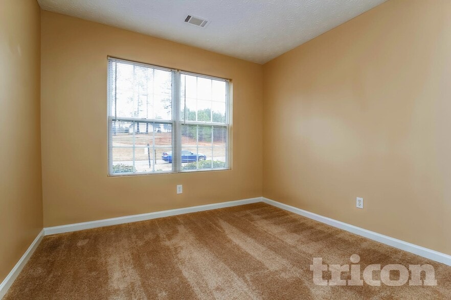 Building Photo - 520 Gatewood Dr