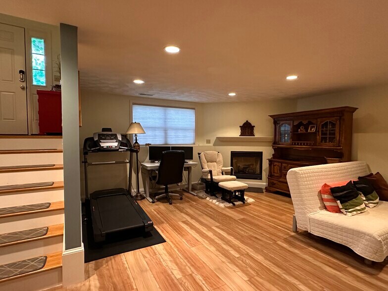 Building Photo - 60 Sylvan St