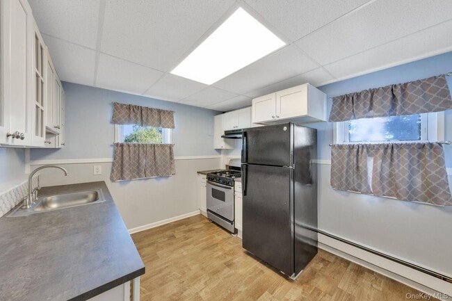 Building Photo - 39 Chapman Pl