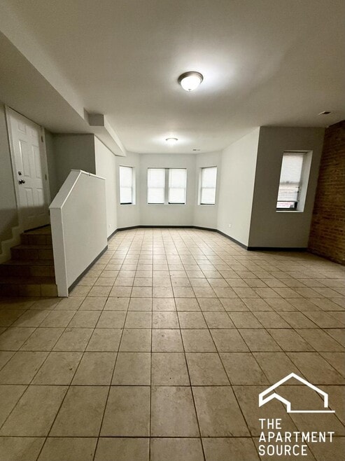Building Photo - 6917 S Paxton Ave