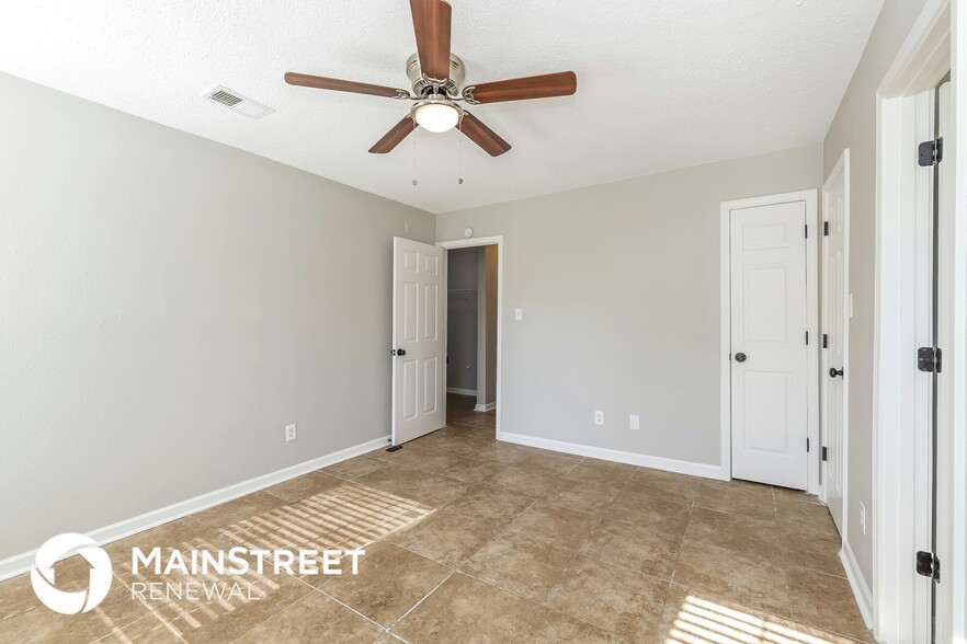 Building Photo - 4834 Royal Hills Cv