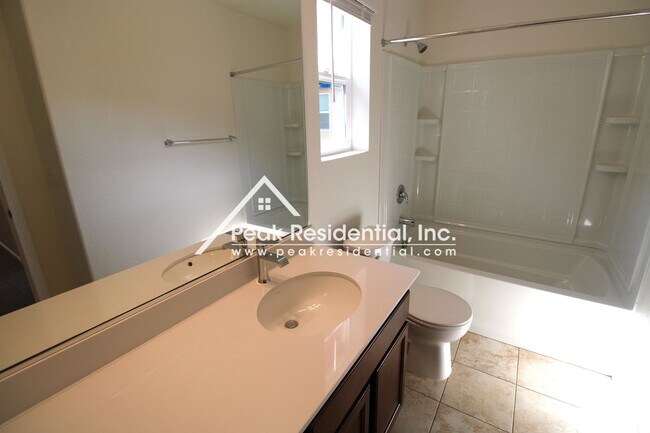 Building Photo - Brand New Rocklin 4bd/3ba House with 2 Car...