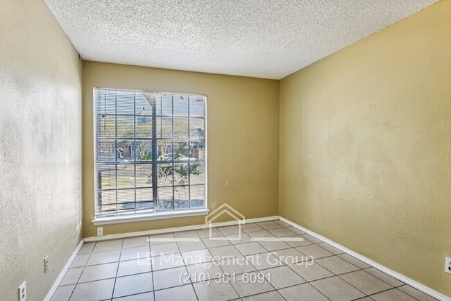 Building Photo - 6704 Windsor Hollow Dr