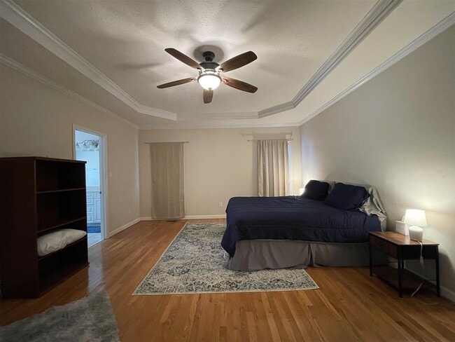 Building Photo - 11 Hialeah Pl